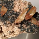 Titanite, Chlorite (Group)<br />Aurina Valley (Ahrnbach Valley), Bolzano Province, Trentino-Alto Adige (Trentino-Südtirol), Italy<br />107 x 49,4 mm<br /> (Author: Sante Celiberti)