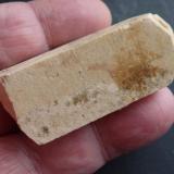 Ortoclasa, MicroclinaIsabel Quarry (La Saludadora Quarry), La Cabrera pluton, Valdemanco, Comarca Sierra de Guadarrama, Community of Madrid, Spain4,5 x 2,4 cm. (Autor: javier ruiz martin)