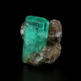 Beryl (variety emerald), Dolomite<br />Coscuez mining district, Municipio San Pablo de Borbur, Western Emerald Belt, Boyacá Department, Colombia<br />14mm x 15mm x 15mm, xl=15mm<br /> (Author: Fiebre Verde)