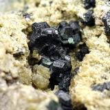 ClintonitaLago della Vacca, Cornone di Blumone, Breno, Provincia Brescia, Lombardia, ItaliaCampo de visión 2 cm. (Autor: Antonio P. López)