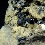 ClintonitaLago della Vacca, Cornone di Blumone, Breno, Provincia Brescia, Lombardia, ItaliaCampo de visión 3 cm. (Autor: Antonio P. López)