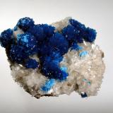 Cavansita y Stilbita-Ca (Estilbita-Ca)Canteras Wagholi, Wagholi, Distrito Pune (Distrito Poonah), Maharashtra, India9 x 9 cm. (Autor: Antonio P. López)