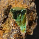 Beryl (variety emerald)<br />Gachalá mining district,  El Toro Mine, Municipio Gachalá, Eastern Emerald Belt, Cundinamarca Department, Colombia<br />19mm x 19mm x 18mm, xl=8mm<br /> (Author: Fiebre Verde)