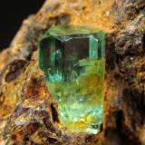 Beryl (variety emerald)<br />Gachalá mining district,  El Toro Mine, Municipio Gachalá, Eastern Emerald Belt, Cundinamarca Department, Colombia<br />19mm x 19mm x 18mm, xl=8mm<br /> (Author: Fiebre Verde)