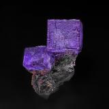 Fluorite, SphaleriteElmwood Mine, Carthage, Central Tennessee Ba-F-Pb-Zn District, Smith County, Tennessee, USA4.3 x 2.8 cm (Author: am mizunaka)
