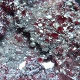 Cinabrio, Mercurio y DolomitaMina El Entredicho, Almadenejos, Comarca Valle de Alcudia, Ciudad Real, Castilla-La Mancha, España6 x 5 cm. la pieza, 1 x 1 cm. la foto (Autor: javier ruiz martin)