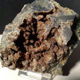 Stibnita (Estibina), Valentinita, CopiapitaMina Pereta, Pereta, Magliano in Toscana, Provincia Grosseto, Toscana, Italia103 x 95 mm (Autor: Sante Celiberti)