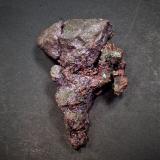Copper, Cuprite<br />Katanga Copper Crescent, Katanga (Shaba), Democratic Republic of the Congo (Zaire)<br />46 mm x 38 mm x 27 mm<br /> (Author: Don Lum)