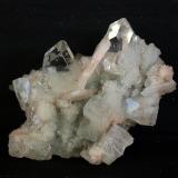 Fluorapophyllita-(K) (Apofilita)<br />India<br />5 x 3.5 cm<br /> (Autor: Pedro Antonio)