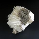 Albita (variedad cleavelandita)Pederneira claim, São José da Safira, Governador Valadares, Vale do Rio Doce, Minas Gerais, Brazil8 x 8 cm. (Autor: Antonio P. López)