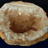 Calcita<br />Marruecos<br />9.5 x 8 cm<br /> (Autor: Pedro Antonio)