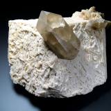 Cuarzo sobre Microclina<br />Barra de Salinas, Coronel Murta, Vale do Jequitinhonha, Minas Gerais, Brasil<br />14 x 11 cm.<br /> (Autor: Antonio P. López)