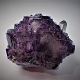 Fluorite, QuartzYaogangxian Mine, Yizhang, Chenzhou Prefecture, Hunan Province, China43 mm x 37 mm x 30 mm (Author: Don Lum)