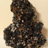 Pirita, Esfalerita, Galena, Römerita, Dolomita, Ortoclasa (variedad adularia)<br />Mina Gavorrano, Gavorrano, Provincia Grosseto, Toscana, Italia<br />92 x 75 mm<br /> (Autor: Sante Celiberti)