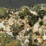 Epidota<br />Burguillos del Cerro, Comarca Zafra-Río Bodión, Badajoz, Extremadura, España<br />12 x 7 cm<br /> (Autor: Pedro Antonio)
