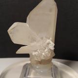 Quartz (variety japan law twin)<br />Miage Glacier, Veny Valley, Monte Bianco Massif (Mont Blanc Massif), Courmayeur, Aosta Valley (Val d'Aosta), Italy<br />52 x 33 mm<br /> (Author: Sante Celiberti)