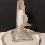 Quartz (variety japan law twin)<br />Miage Glacier, Veny Valley, Monte Bianco Massif (Mont Blanc Massif), Courmayeur, Aosta Valley (Val d'Aosta), Italy<br />52 x 33 mm<br /> (Author: Sante Celiberti)