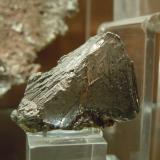 BismutoMonte Romero Mine, Almonaster la Real, Comarca Sierra de Huelva, Huelva, Andalusia, Spain5 cm. (Autor: J.L.Carrizo)