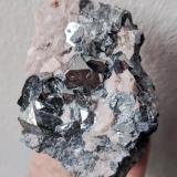 SkutteruditaAït Ahmane, Agdz, Bou Azzer mining district, Zagora Province, Drâa-Tafilalet Region, Morocco5,0 x 7,0 cm. (Autor: Carles)