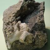 Stilbita-Ca (Estilbita-Ca)Túnel de la Mola, Sarroca de Bellera, Comarca Pallars Jussà, Lérida / Lleida, Cataluña / Catalunya, España8 x 9 cm (Autor: Joan Niella)