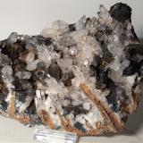Hematites, Cuarzo<br />Mina Lechang, Lechang, Prefectura Shaoguan, Provincia Guangdong, China<br />160 x 118 mm<br /> (Autor: Sante Celiberti)
