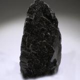 Axinita-(Fe)Barranc de les Collades, Pantà d'Escales, Casterner de les Olles, Tremp, Comarca Pallars Jussà, Lérida / Lleida, Cataluña / Catalunya, España65 x 35 mm (Autor: Joan Niella)