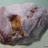 Celestina<br />Afloramientos de sílex, Los Pedreñales, Azaila, Comarca Bajo Martín, Teruel, Aragón, España<br />8 x 5 cm<br /> (Autor: Joan Niella)