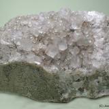 CalcitaPedrera Berta, Turó de Can Domènech, Serra de Roques Blanques, Sant Cugat del Vallès-El Papiol, Comarca Vallès Occidental / Baix Llobregat, Barcelona, Cataluña / Catalunya, España75 x 35 mm (Autor: Joan Niella)