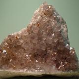 Cuarzo (variedad amatista)<br />Afloramiento de liditas de El Castelluelo, El Castelluelo, Alacón, Comarca Andorra-Sierra de Arcos, Teruel, Aragón, España<br />9 x 7 cm<br /> (Autor: Joan Niella)