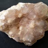 Fluorite<br />Road cut, Hongling, Wuyishan, Nanping Prefecture, Fujian Province, China<br />10 x 6 cm<br /> (Author: Volkmar Stingl)