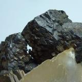 Djurleíta, CalcitaMina Las Cruces, Gerena-Guillena-Salteras, Comarca Sierra Norte, Sevilla, Andalucía, España4 x 2,5 cm. (Autor: javier ruiz martin)