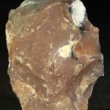 ÓpaloCarboneras, Comarca Levante Almeriense, Almería, Andalusia, Spain8 x 5,5 x 3 cm. (Autor: Felipe Abolafia)