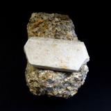 Ortoclasa<br />Afloramiento de pórfido, Río Guadarramilla, Dos Torres, Comarca Los Pedroches, Córdoba, Andalucía, España<br />6 x 4,5 cm.<br /> (Autor: Antonio P. López)