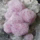 Fluorite on Calcite and Quartz<br />Shangmei tunnel (construction site), Dongji, Chengsun, Wuyishan, Nanping Prefecture, Fujian Province, China<br />7 x 5 cm<br /> (Author: Volkmar Stingl)