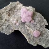 Fluorite on Calcite and minor Quartz<br />Shangmei tunnel (construction site), Dongji, Chengsun, Wuyishan, Nanping Prefecture, Fujian Province, China<br />7 x 5 cm<br /> (Author: Volkmar Stingl)