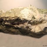 AnalcimaPedrera Enviny, Roca de Sant Julià, Montardit de Dalt, Sort, Comarca Pallars Sobirà, Lérida / Lleida, Cataluña / Catalunya, España16 x 6 cm (Autor: Joan Niella)