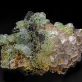 Quartz, Prehnite, Babingtonite<br />Meigu, Liangshan Autonomous Prefecture, Sichuan Province, China<br />9.1 x 6.5 cm<br /> (Author: am mizunaka)