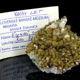 Siderite on Quartz<br />Banská tiavnica (Schemnitz), Banská tiavnica District, Banská Bystrica Region, Slovak Republic<br />7 x 6,5 cm<br /> (Author: Gerhard Brandstetter)