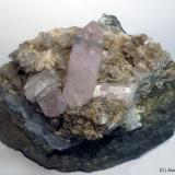 Cuarzo (variedad amatista)<br />Montes Goboboseb, Zona Brandberg, Región Erongo, Namibia<br />10 x 6 cm<br /> (Autor: Joan Niella)