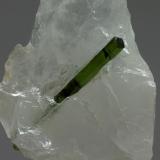 Elbaita (variedad verdelita)<br />Taquaral, Itinga, Vale do Jequitinhonha, Minas Gerais, Brasil<br />cristal 60 mm<br /> (Autor: Ramon A  Lopez Garcia)
