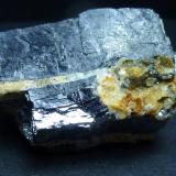 Cerusita, Galena, CalcitaFilón El Cobre, grupo minero El Cobre-Igualdad-Matacabras, Matacabras-Dehesa de las Yeguas, Bailén-Guarromán-Linares, Comarca Sierra Morena, Jaén, Andalucía, España4 x 2,5 cm. (Autor: javier ruiz martin)