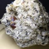 Titanite, SanidineCase Collina (Cantera Toscopomici), Pitigliano, Provincia Grosseto, Toscana, Italia57 x 41 mm (Author: Sante Celiberti)