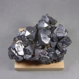 Galena<br />Depósito Krushev dol, Mina Krushev dol, Zona minera Madan, Montes Rhodope, Smolyan Oblast, Bulgaria<br />10,3 x 7,5 x 5,2 cm.<br /> (Autor: J. G. Alcolea)