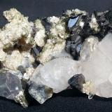 Quartz, Fluorite, Ferberite<br />Yaogangxian Mine, Yizhang, Chenzhou Prefecture, Hunan Province, China<br />5 x 3,5 cm<br /> (Author: Volkmar Stingl)