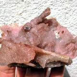 Cuarzo (variedad amatista) pseudomórfico de Fluorita<br />Sidi Rahal, Provincia El Kelaâ des Sraghna, Región Marrakech-Safi, Marruecos<br />9,5 x 7,0 cm.<br /> (Autor: Carles)