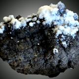 Thomsonita<br />Volcán de la Fuente del Arzollar, Valverde, Ciudad Real, Comarca Campo de Calatrava, Castilla-La Mancha, España<br />80 x 65 x 53 mm<br /> (Autor: José Luis Zamora)