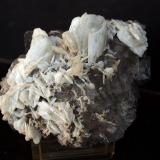 Fluorita / Barita<br />La Cabaña, Valdelmar, zona minera de Berbes, Berbes, Ribadesella, Comarca Oriente, Principado de Asturias (Asturias), España<br />8 x 6 cm<br /> (Autor: Pedro Antonio)