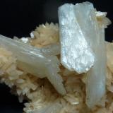 Stilbita-Ca (Estilbita-Ca), Heulandita-CaAurangabad, Aurangabad District, Maharashtra, India6 x 5 cm. (Autor: javier ruiz martin)