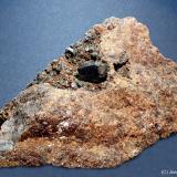 Epidota<br />Mina Isabelita, Valle de los Ecos, Burguillos del Cerro, Comarca Zafra-Río Bodión, Badajoz, Extremadura, España<br />7 x 3 cm<br /> (Autor: Joan Niella)