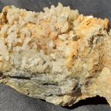Quartz, Pyrite<br />Montefondoli (Pfunderer Berg), Chiusa (Klausen) , Bolzano Province, Trentino-Alto Adige (Trentino-Südtirol), Italy<br />7 x 4 cm<br /> (Author: Volkmar Stingl)